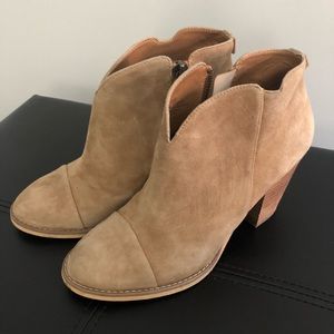 14th & Union Sand Booties, Size 7.5